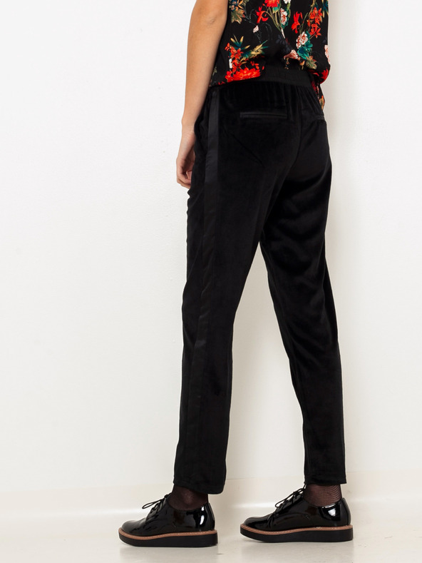 CAMAIEU Črne žametne hlače s pasom CAMAIEU