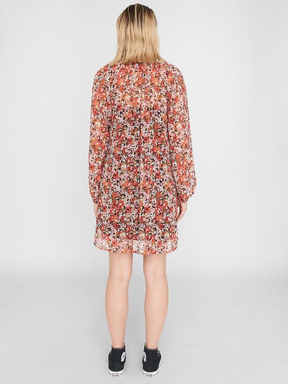 Noisy May MIA Obleka