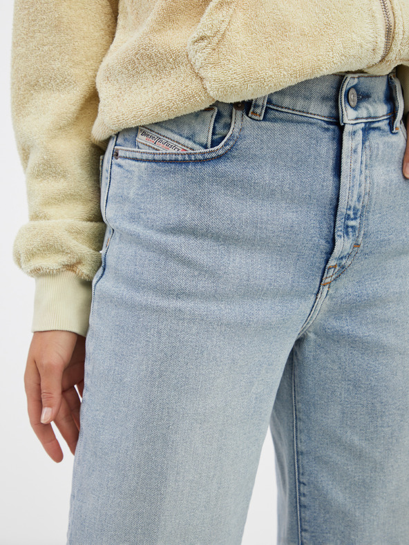 Diesel Diesel svetlo modre ženske kavbojke z razširjenim krojenjem