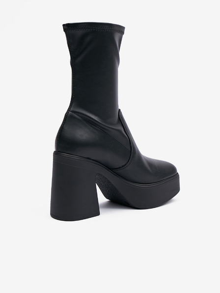 Steve Madden Črni ženski gležnjarji z nizko peto Steve Madden Phoenix