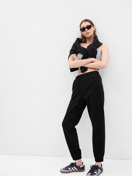 GAP Trenirka v slogu boyfriend GAP