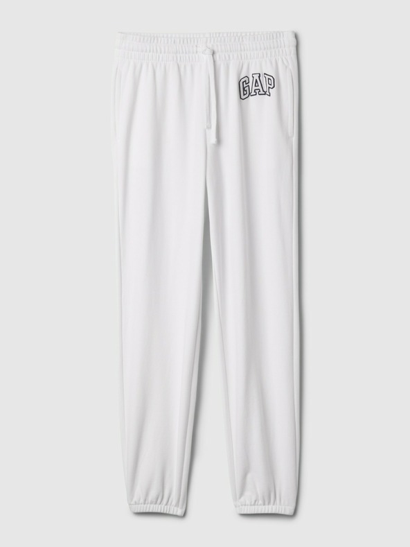 GAP Superge z logotipom GAP