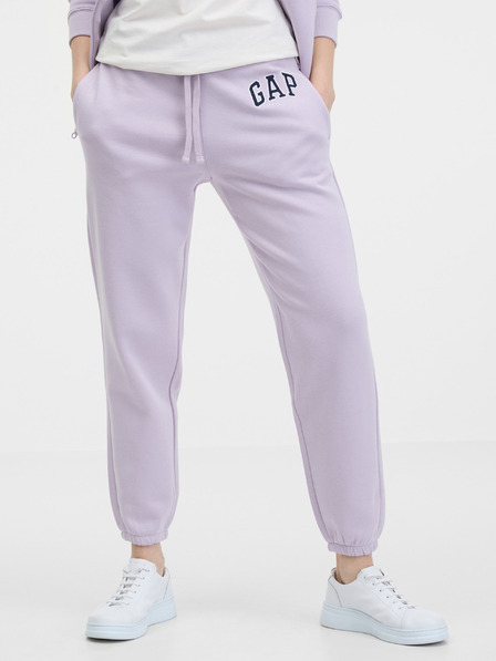 GAP Superge z logotipom GAP