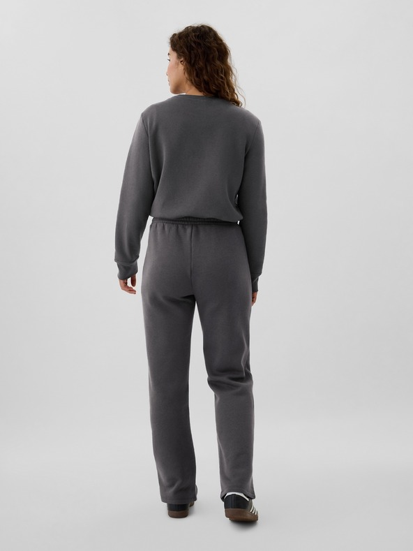 GAP Superge z logotipom GAP