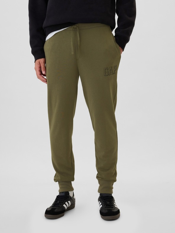 GAP Superge z logotipom GAP