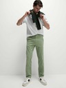 Marks & Spencer Raztegljive hlače chino običajnega kroja Marks & Spencer zelena