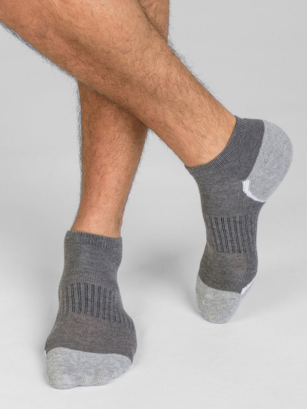 DIM Komplet treh parov moških športnih nogavic sive barve Dim SPORT IN-SHOE 3x