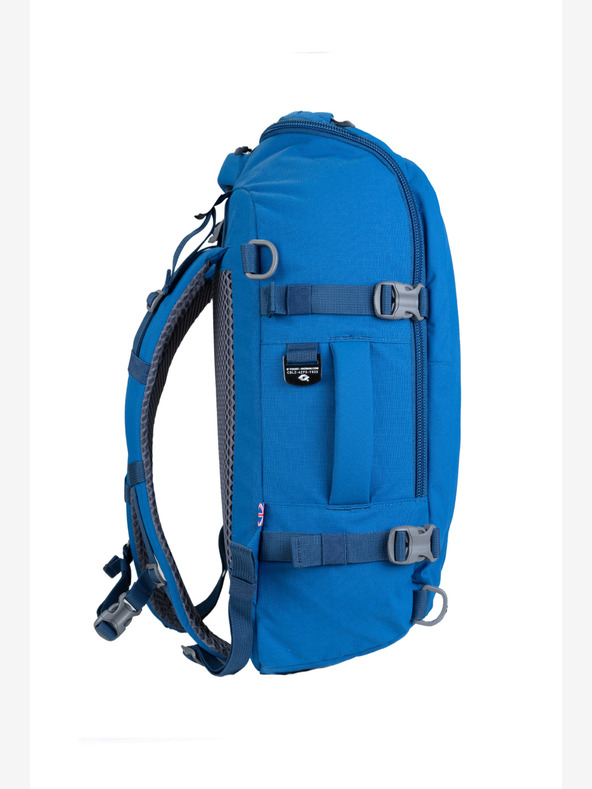 CabinZero Modri unisex nahrbtnik CabinZero Adventure (32L)