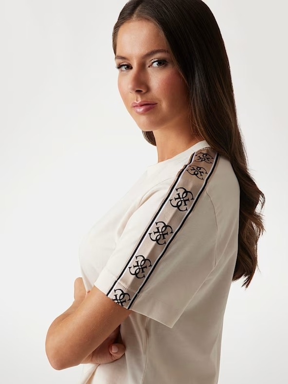 Guess Jeans Ženska bela majica z logotipom na ramenih Guess jeans