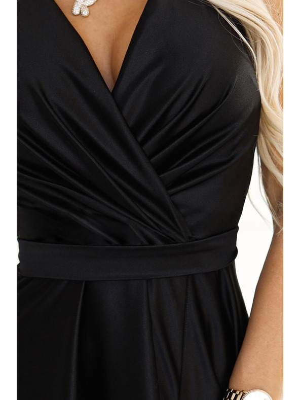 numoco Črna ženska dolga satenasta obleka z izrezom in razporkom Numoco