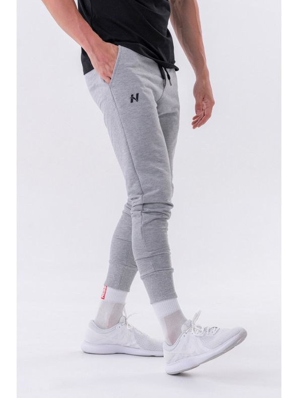 Nebbia Ozke trenirke s stranskimi žepi "Reset" 321 Nebbia