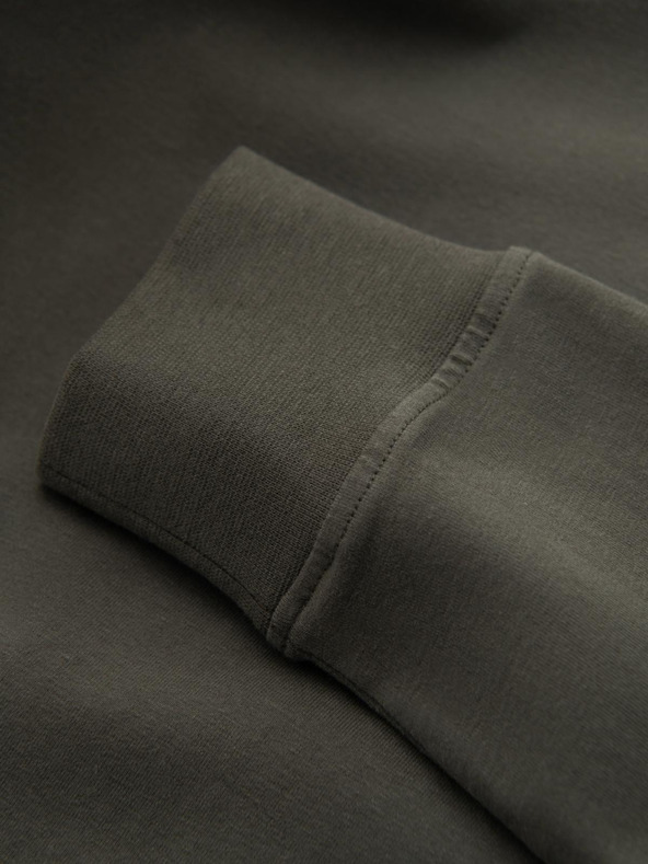 Ombre Clothing Moška bombažna majica LOOSE FIT z dolgimi rokavi in okroglim vratom - sivo-zelena V3 OM-LSBC-0129 Ombre Clothing